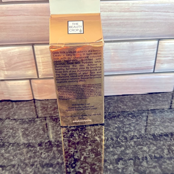 🛑 SOLD OUT 🛑 THE BEAUTY CROP LIQUID HIGHLIGHTER - Picture 6 of 10